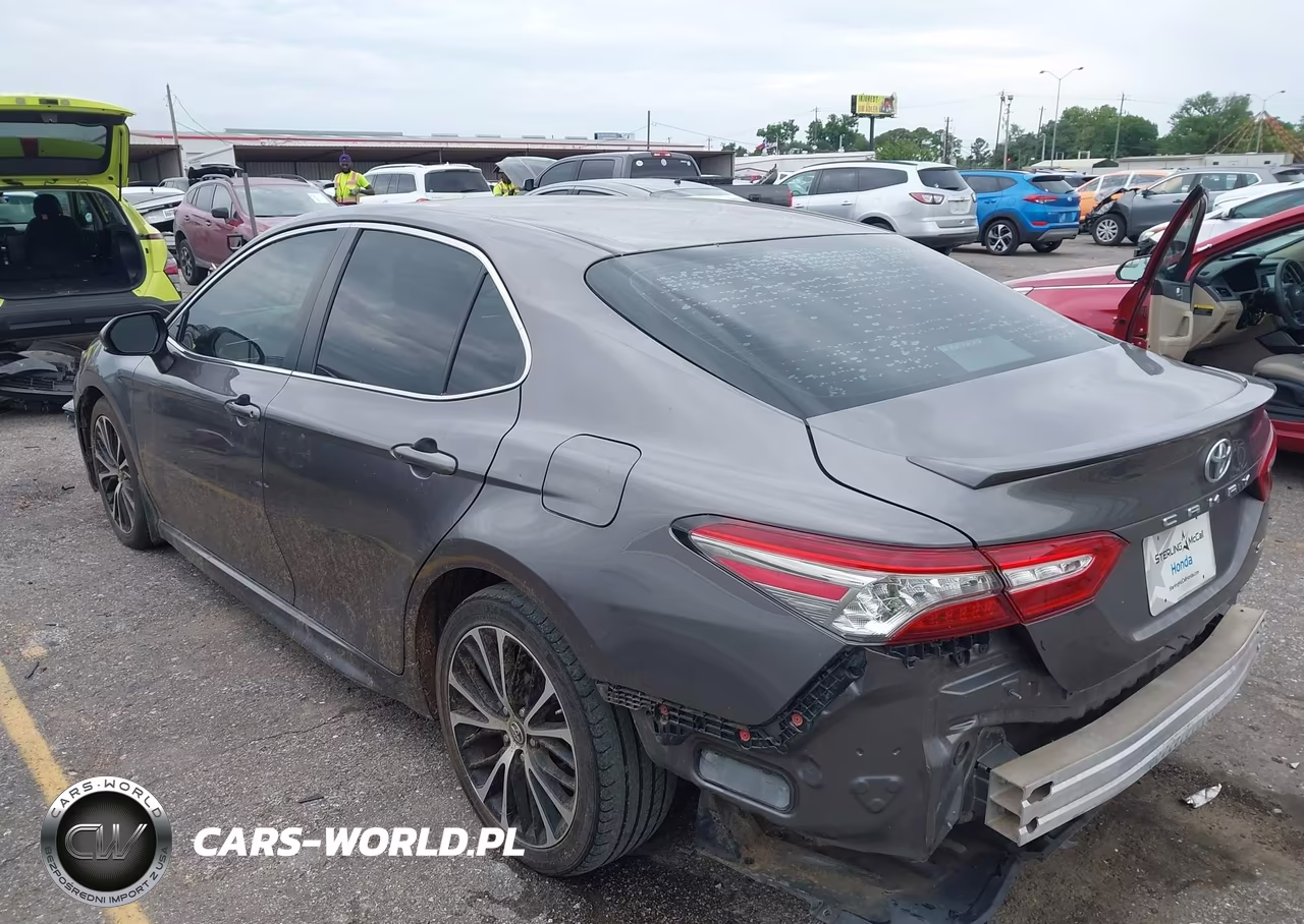 2018 Toyota Camry Se VIN:4T1B11HK8JU671181 - 3
