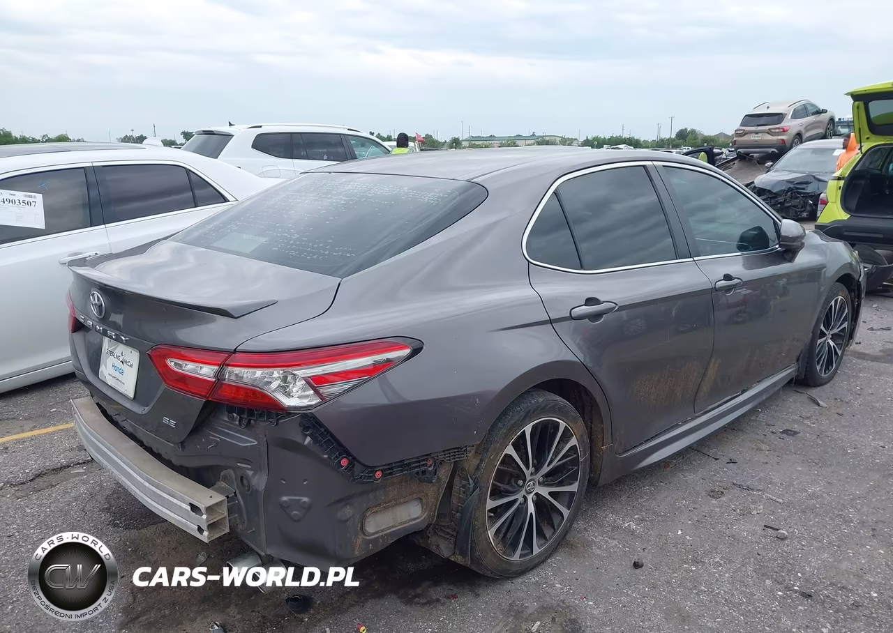 2018 Toyota Camry Se VIN:4T1B11HK8JU671181 - 4