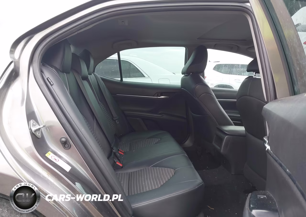 2018 Toyota Camry Se VIN:4T1B11HK8JU671181 - 8