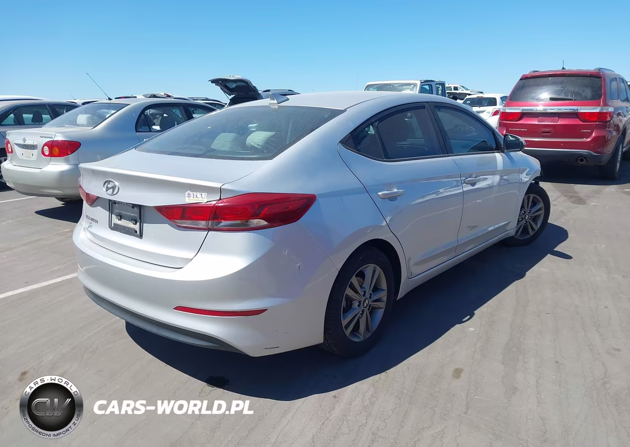 2018 Hyundai Elantra Sel VIN:5NPD84LF9JH328720 - 4