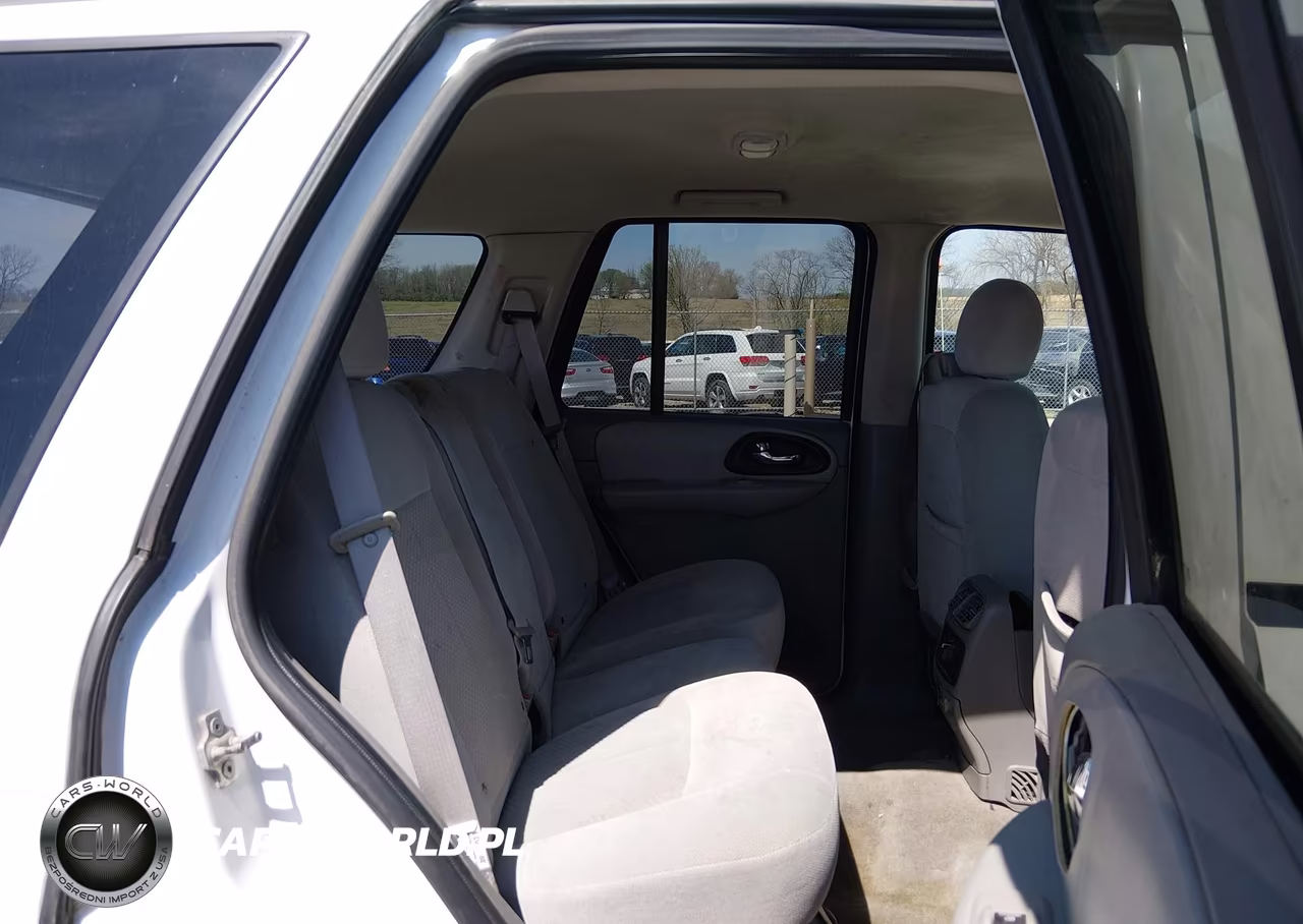 2007 Chevrolet Trailblazer Ls VIN:1GNDT13S572232367 - 8