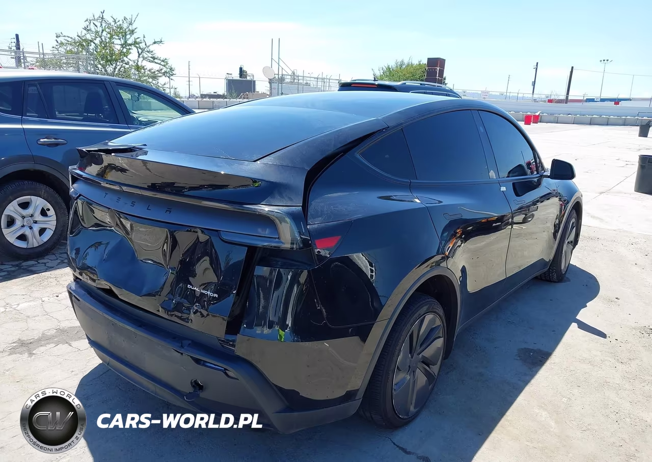 2026 Tesla Model Y All-Wheel Drive-Long Range Launch Series-Premium All-Wheel Drive VIN:7SAYGDEE2TF353178 - 4