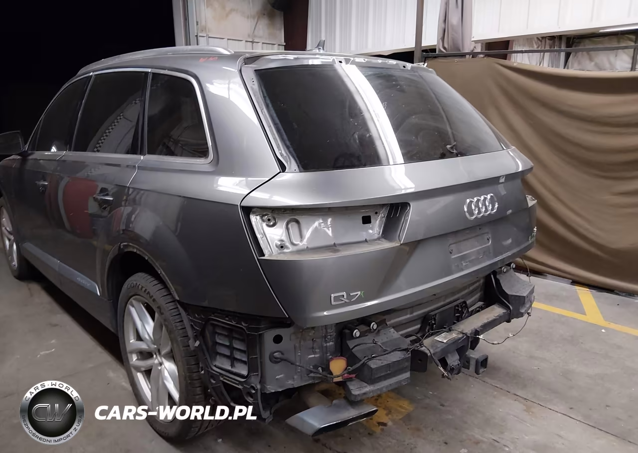 2018 Audi Q7 3.0T Premium VIN:WA1VABF70JD015217 - 6