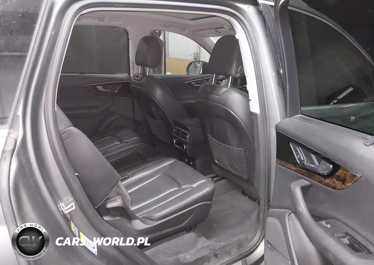 2018 Audi Q7 3.0T Premium VIN:WA1VABF70JD015217 - 8
