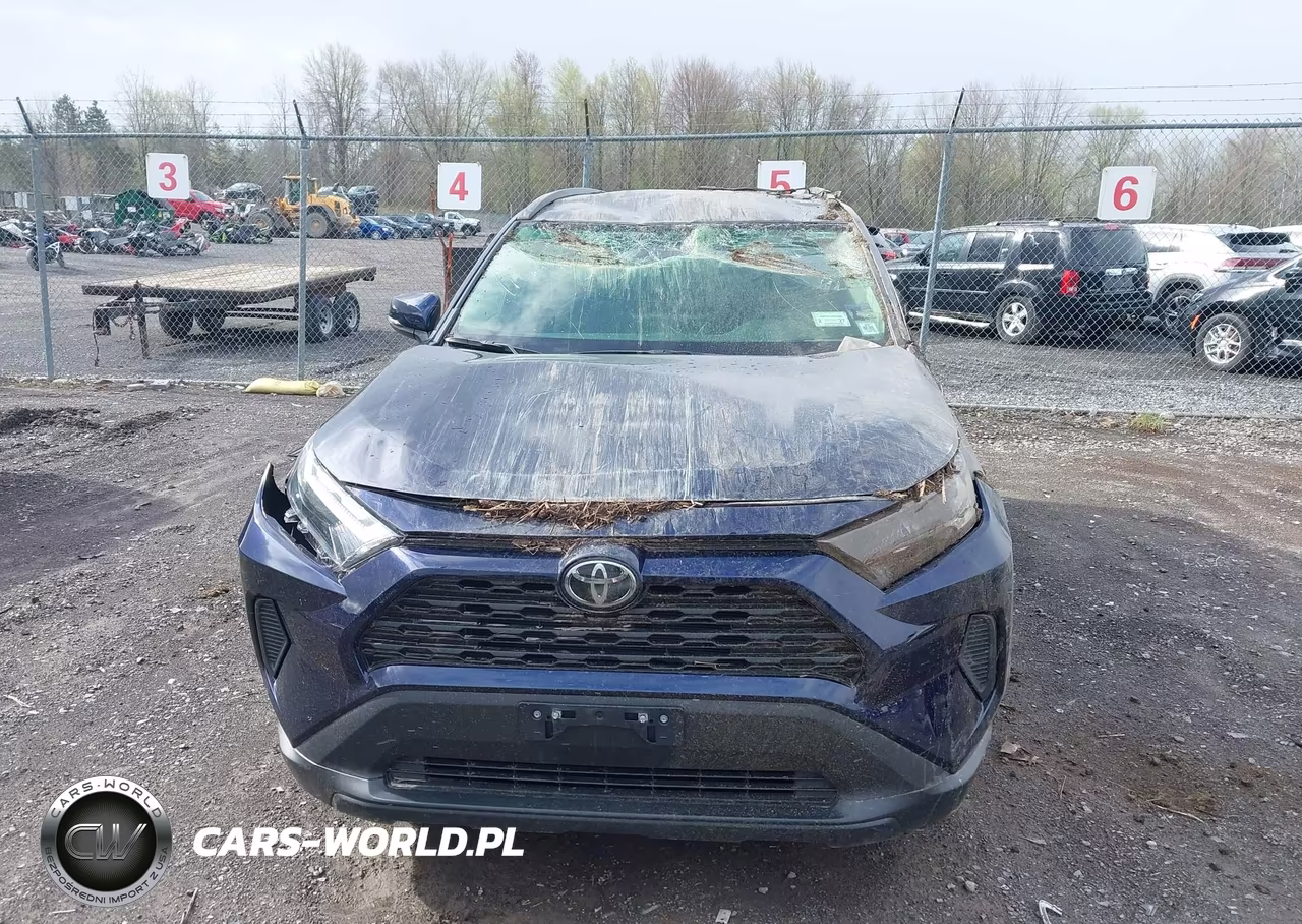2025 Toyota Rav4 Xle VIN:JTMP1RFV4SJ043207 - 13