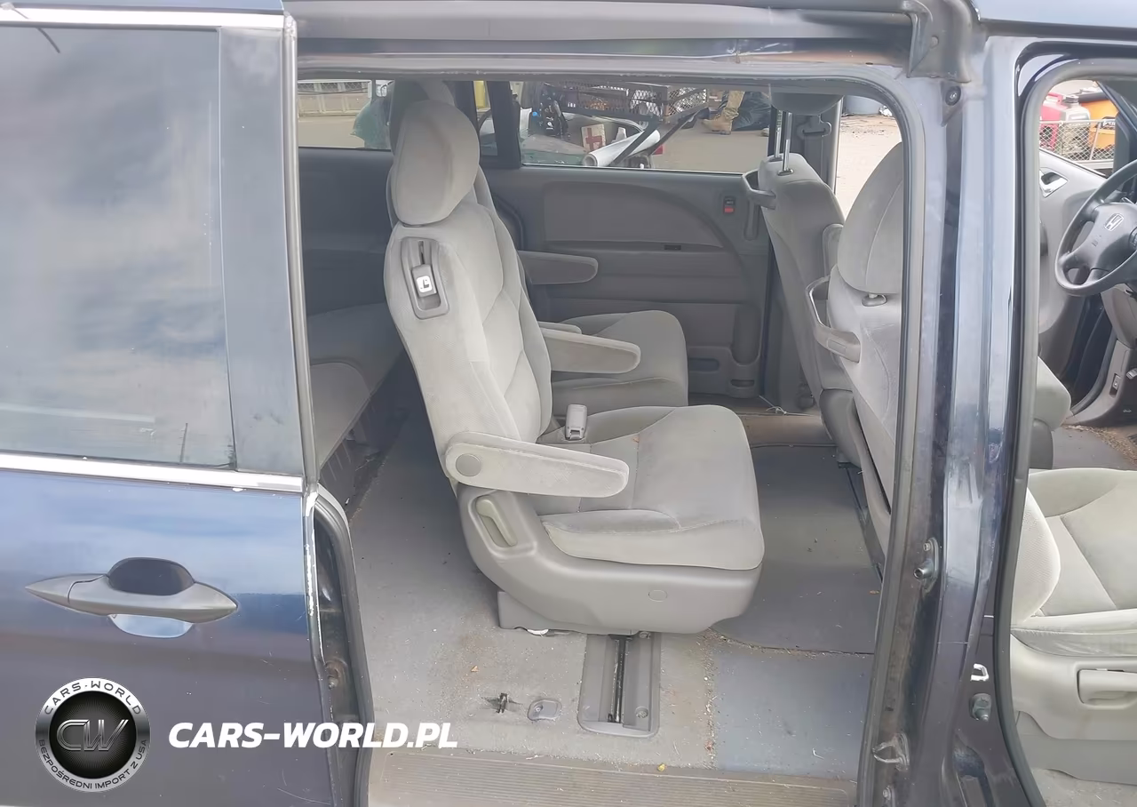 2008 Honda Odyssey Lx VIN:5FNRL38238B043279 - 8