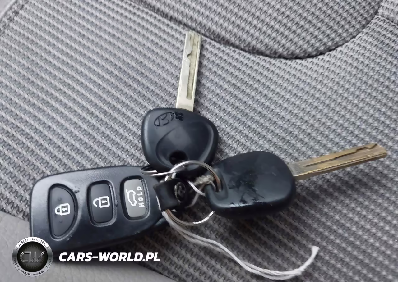 2012 Hyundai Veloster Base W-Gray VIN:KMHTC6AD8CU050825 - 11