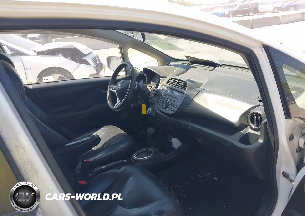 2012 Honda Fit Sport VIN:JHMGE8H53CS005912 - 5