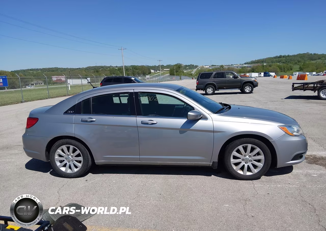 2014 Chrysler 200 Touring VIN:1C3CCBBG5EN114827 - 13