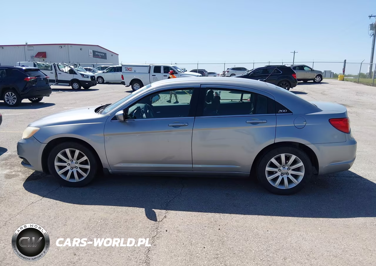 2014 Chrysler 200 Touring VIN:1C3CCBBG5EN114827 - 14