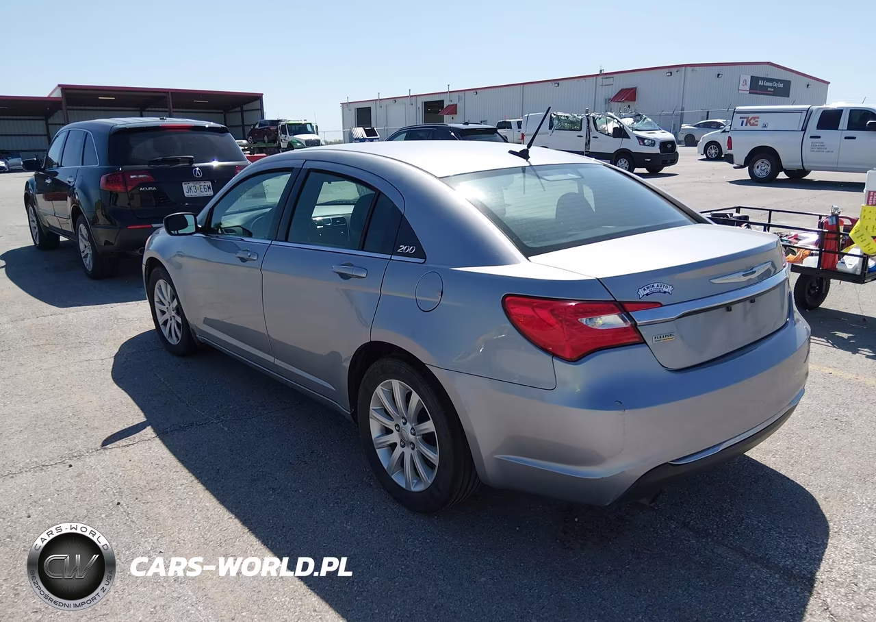 2014 Chrysler 200 Touring VIN:1C3CCBBG5EN114827 - 3