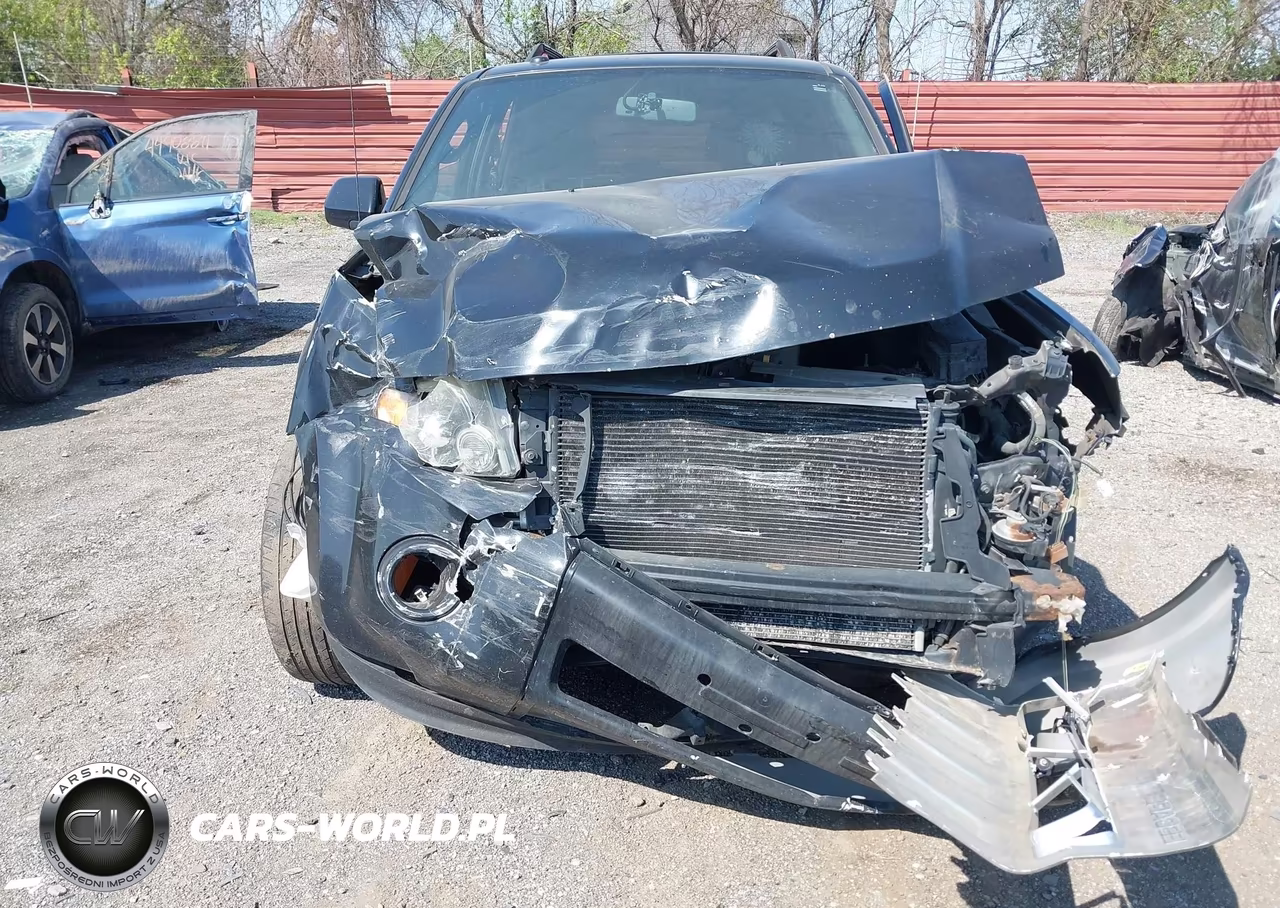 2010 Ford Escape Limited VIN:1FMCU9EG4AKB61495 - 6