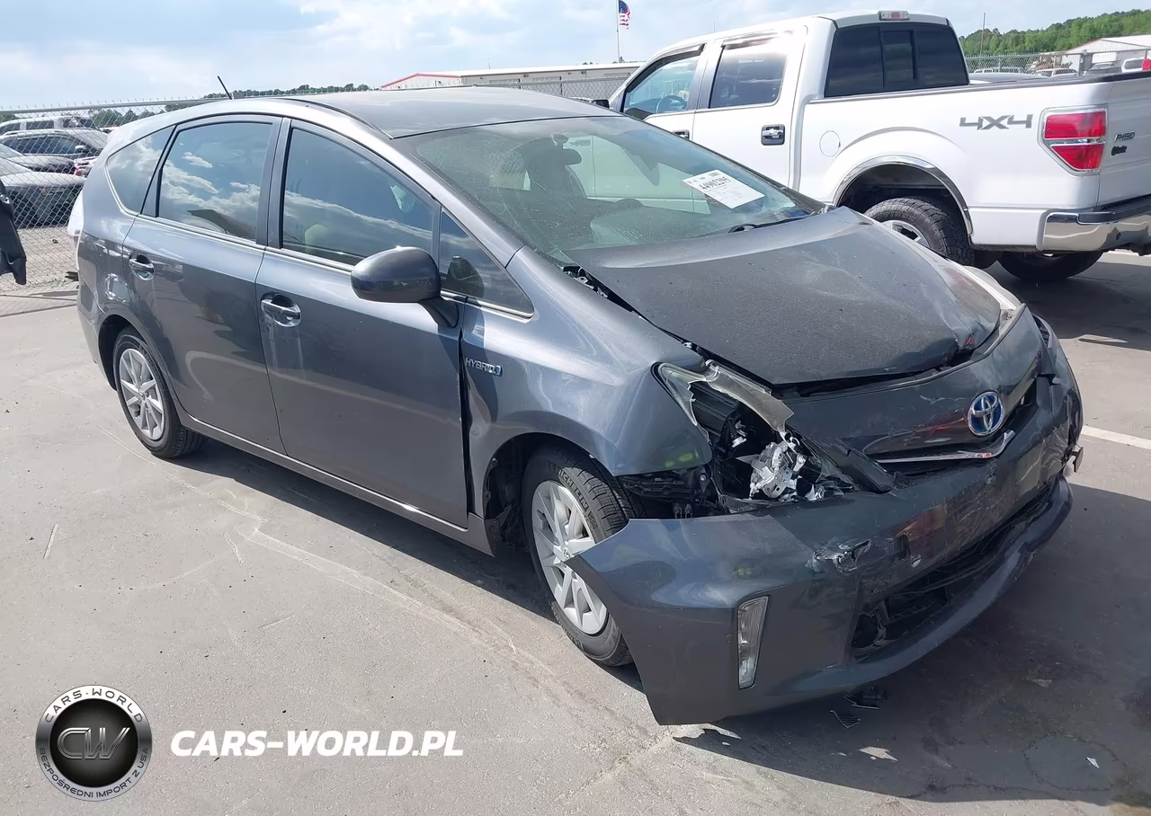 2014 Toyota Prius V Two – zdjęcie 1 z 16