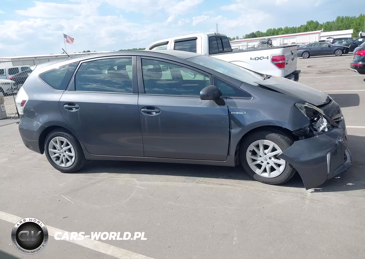 2014 Toyota Prius V Two VIN:JTDZN3EU0E3296469 - 13