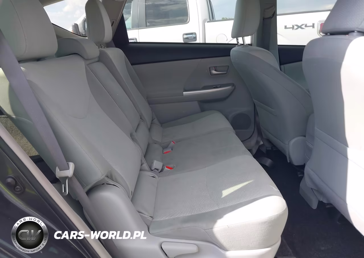 2014 Toyota Prius V Two VIN:JTDZN3EU0E3296469 - 8