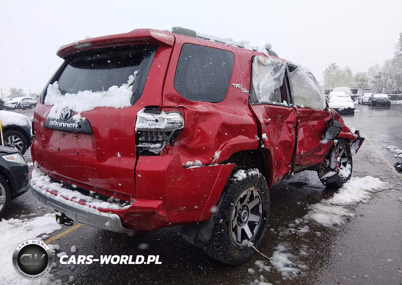 2018 Toyota 4Runner Trd Off Road Premium VIN:JTEBU5JR1J5523583 - 4