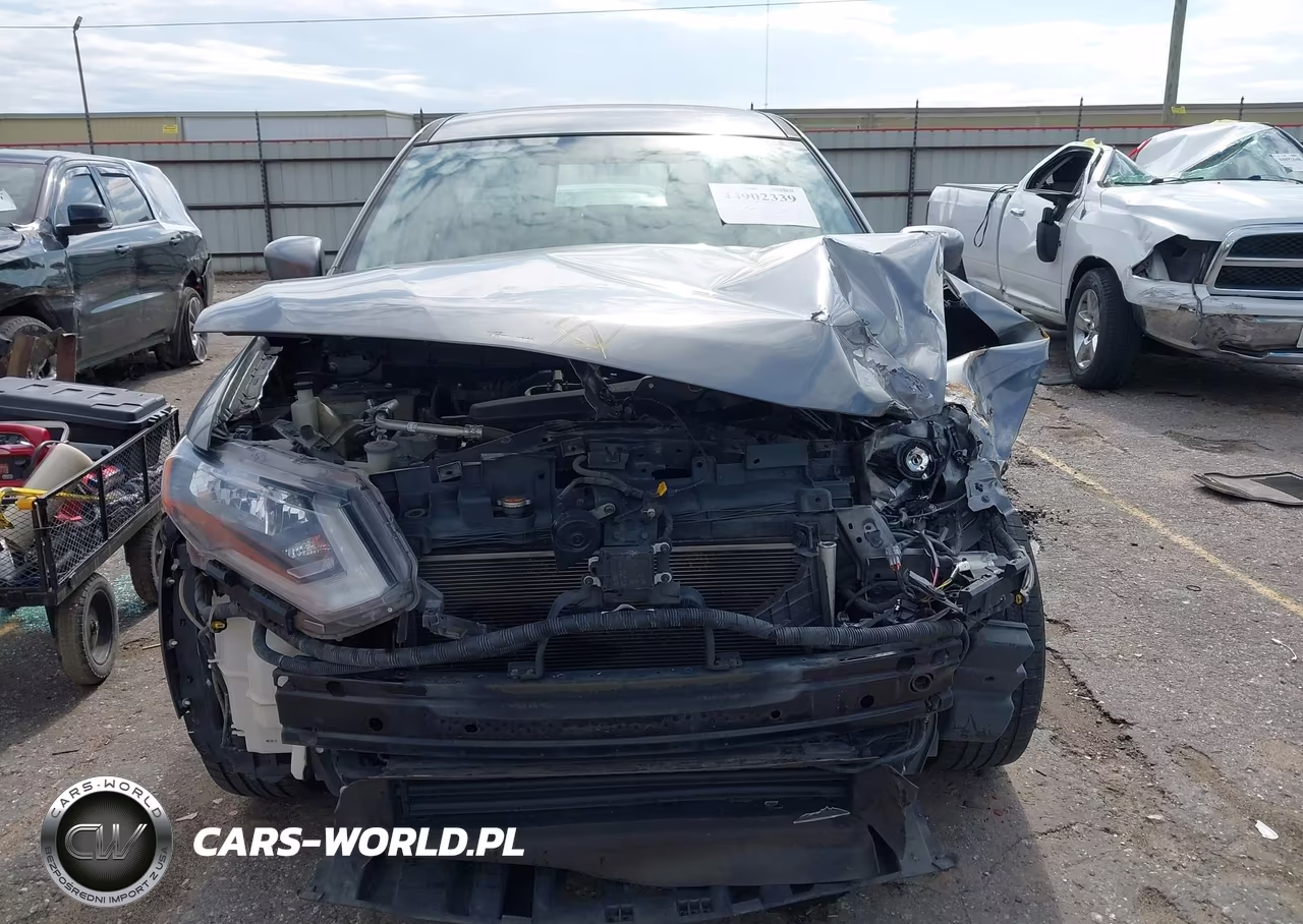 2018 Nissan Rogue S VIN:KNMAT2MT5JP596730 - 13