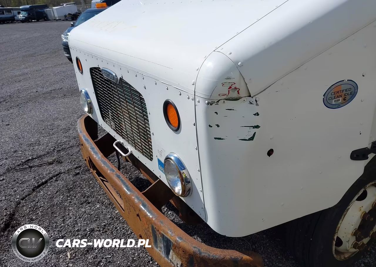 2010 Freightliner Chassis M Line Walk-In Van VIN:4UZAAPDUXACAS1671 - 11