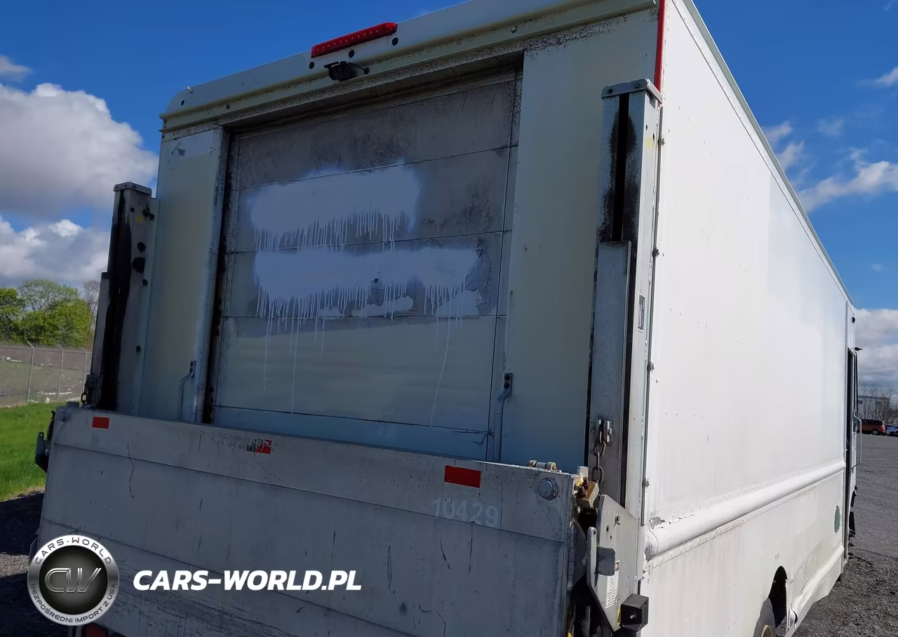 2010 Freightliner Chassis M Line Walk-In Van VIN:4UZAAPDUXACAS1671 - 4