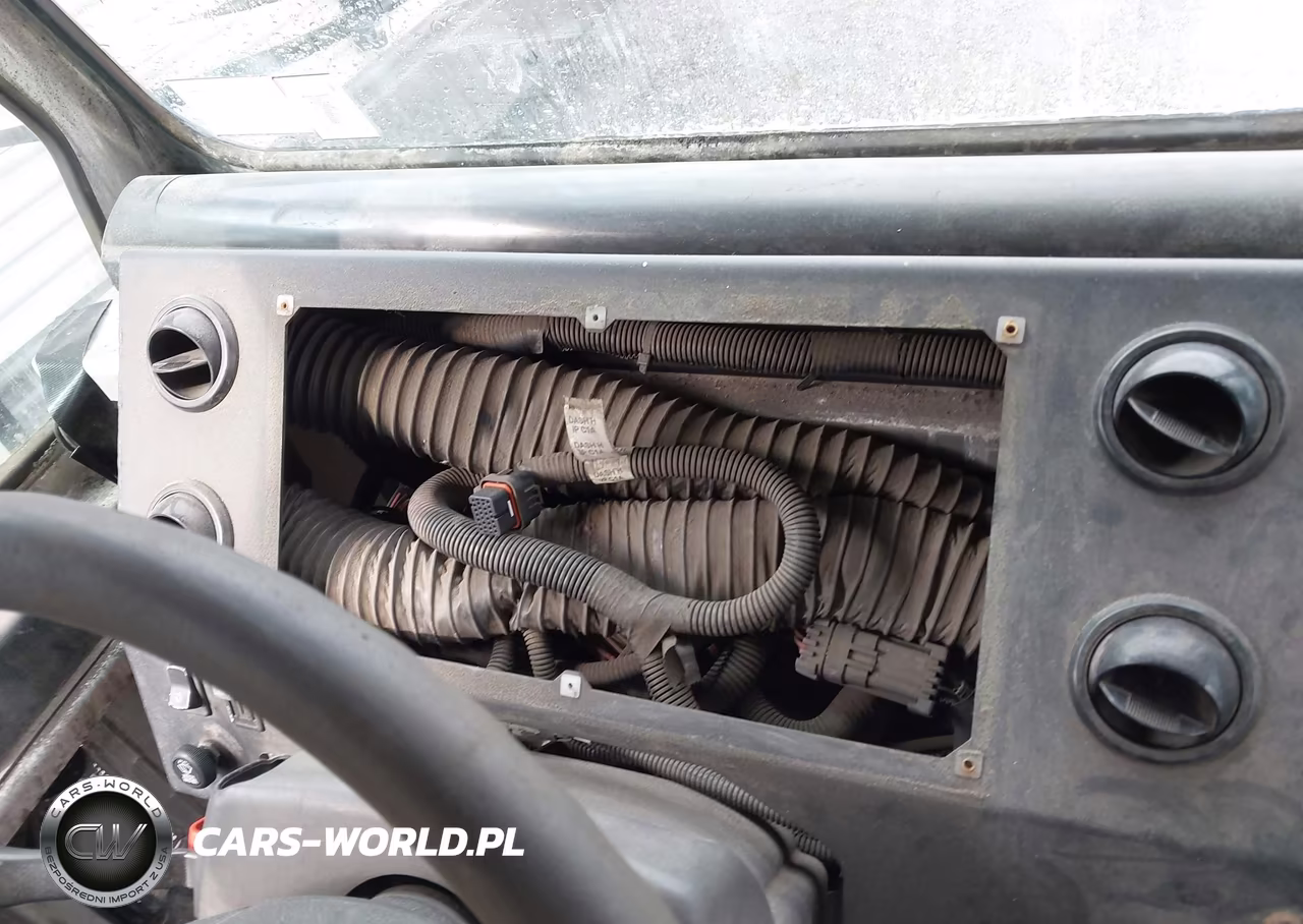 2010 Freightliner Chassis M Line Walk-In Van VIN:4UZAAPDUXACAS1671 - 5