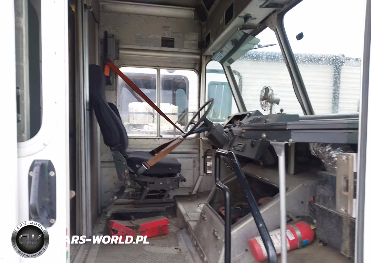 2010 Freightliner Chassis M Line Walk-In Van VIN:4UZAAPDUXACAS1671 - 7