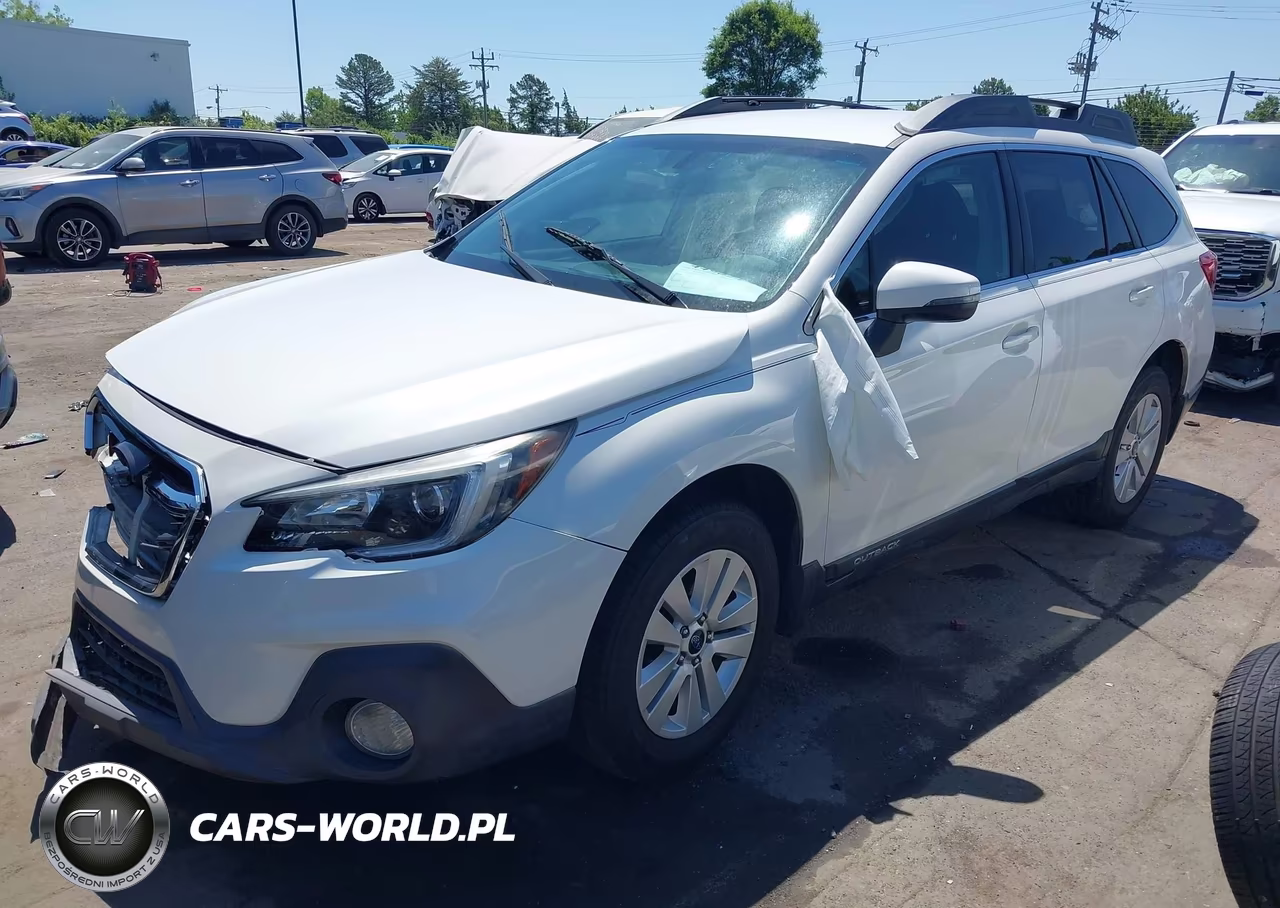 2018 Subaru Outback 2.5I Premium VIN:4S4BSAFC0J3322871 - 2