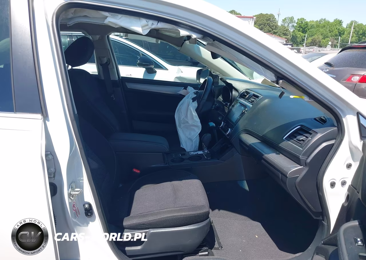 2018 Subaru Outback 2.5I Premium VIN:4S4BSAFC0J3322871 - 5