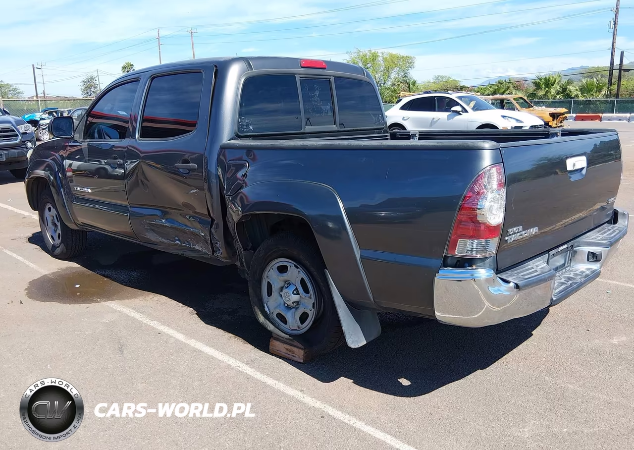 2013 Toyota Tacoma VIN:5TFJX4CN5DX030977 - 3