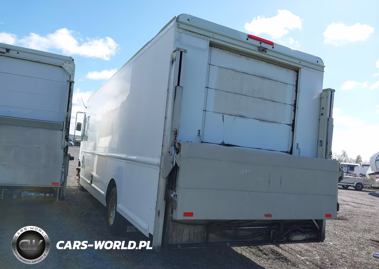 2010 Freightliner Chassis M Line Walk-In Van VIN:4UZAAPDU9ACAS1628 - 3
