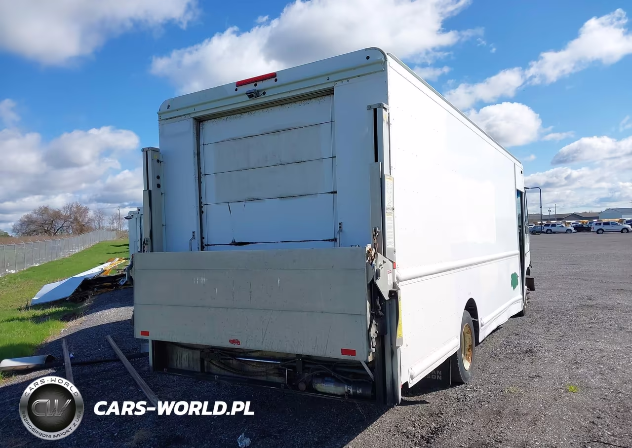 2010 Freightliner Chassis M Line Walk-In Van VIN:4UZAAPDU9ACAS1628 - 4