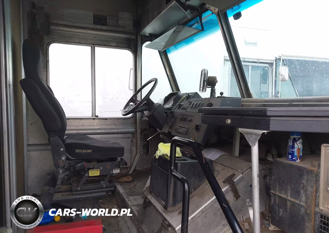 2010 Freightliner Chassis M Line Walk-In Van VIN:4UZAAPDU9ACAS1628 - 6