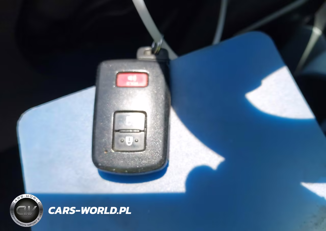 2012 Toyota Prius C Three VIN:JTDKDTB3XC1017876 - 11