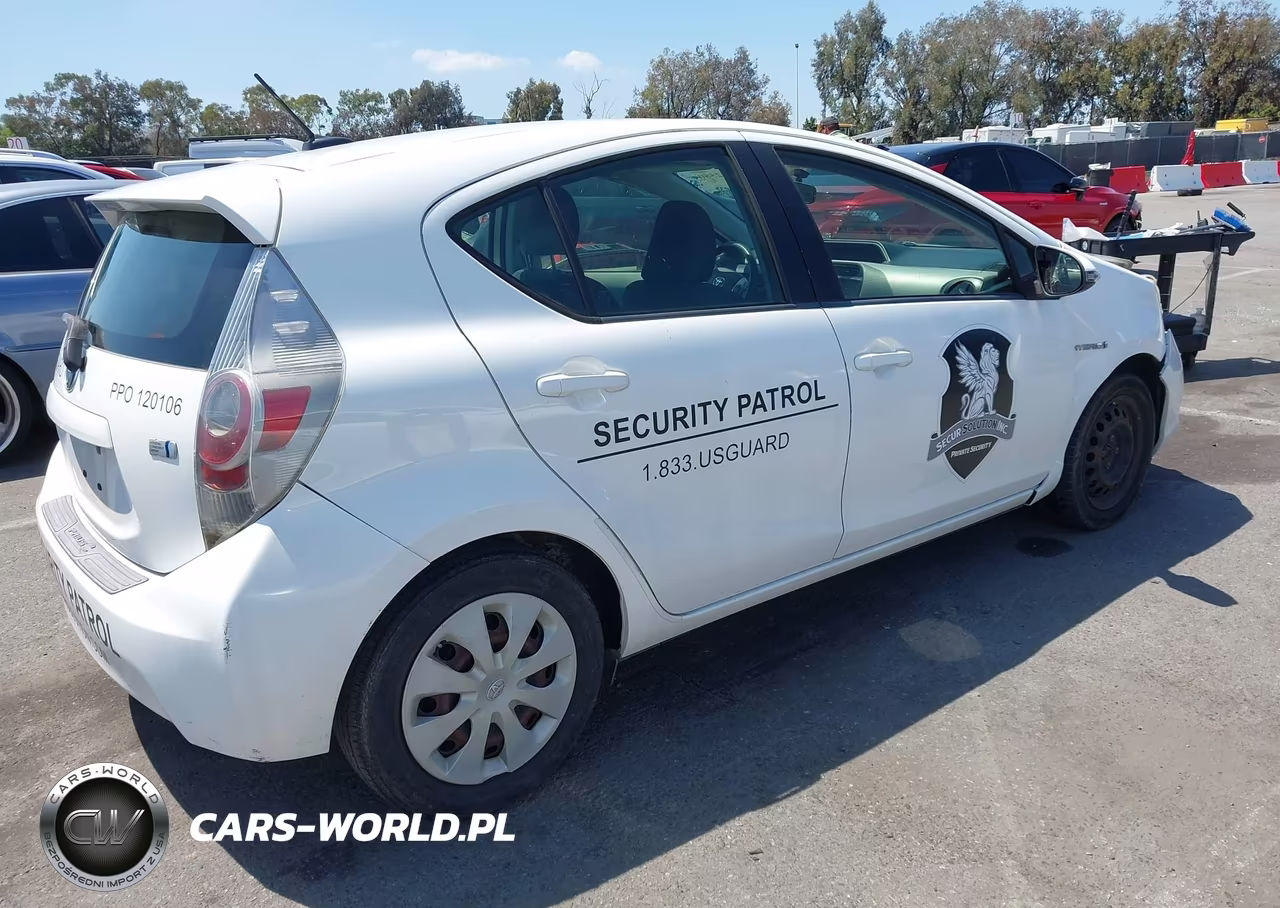 2012 Toyota Prius C Three VIN:JTDKDTB3XC1017876 - 4
