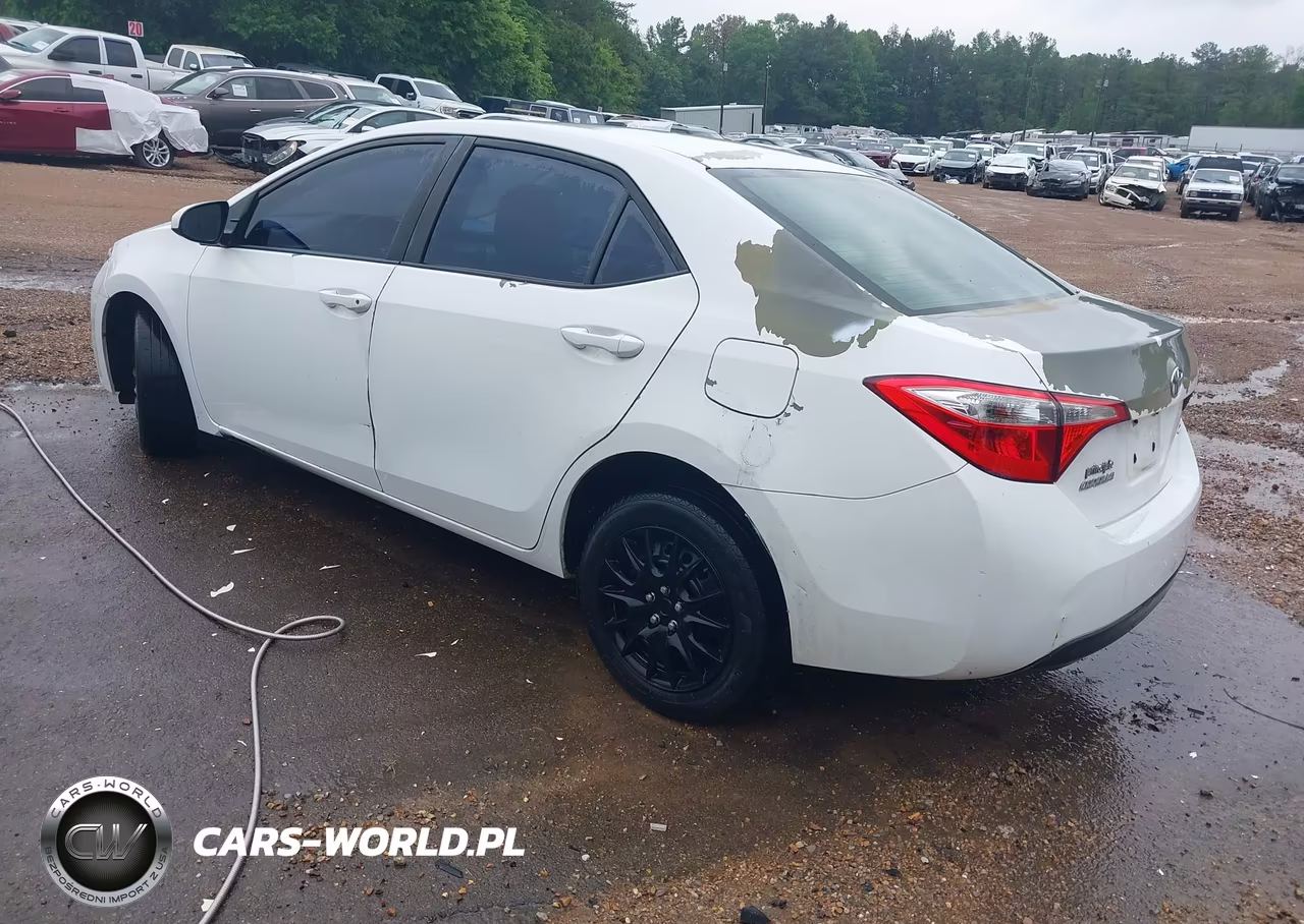 2016 Toyota Corolla Le VIN:5YFBURHE6GP441598 - 3