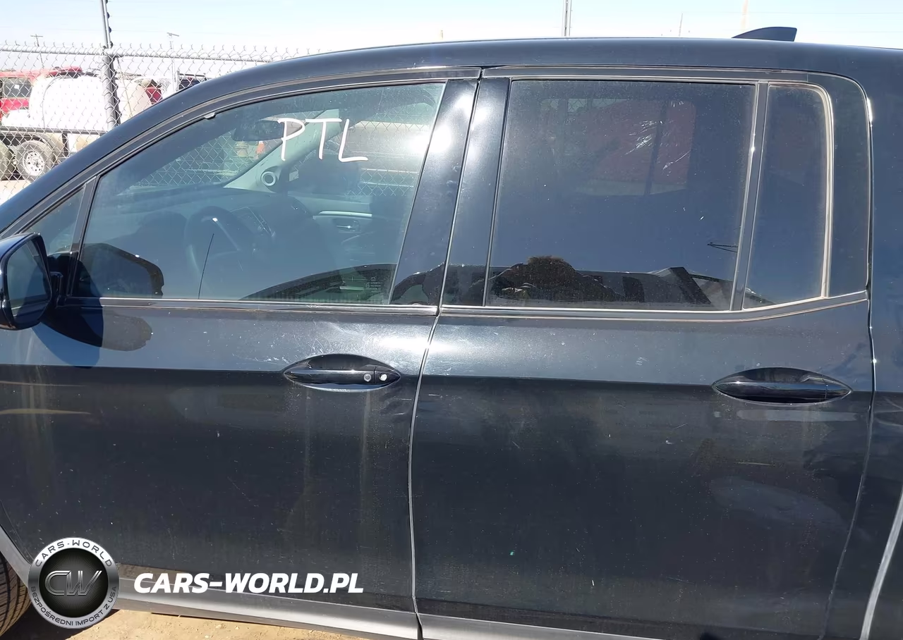 2019 Honda Ridgeline Sport VIN:5FPYK2F1XKB007686 - 14