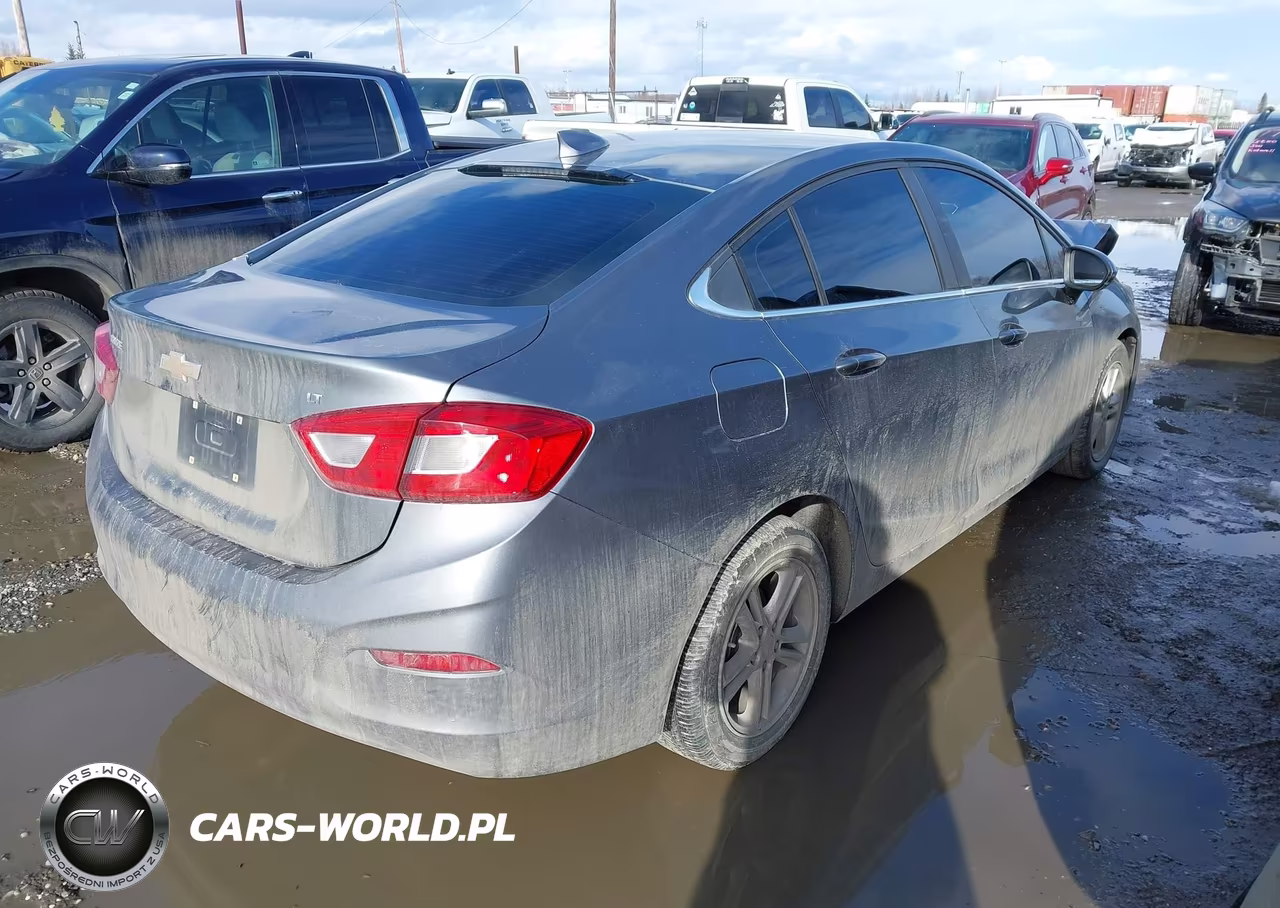 2018 Chevrolet Cruze Lt Auto VIN:1G1BE5SM2J7182129 - 4