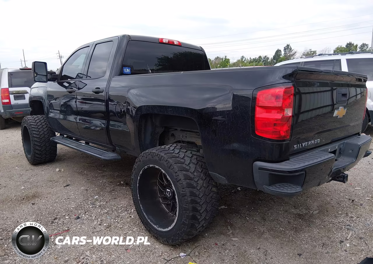 2017 Chevrolet Silverado 1500 Custom VIN:1GCRCPEH2HZ337900 - 3