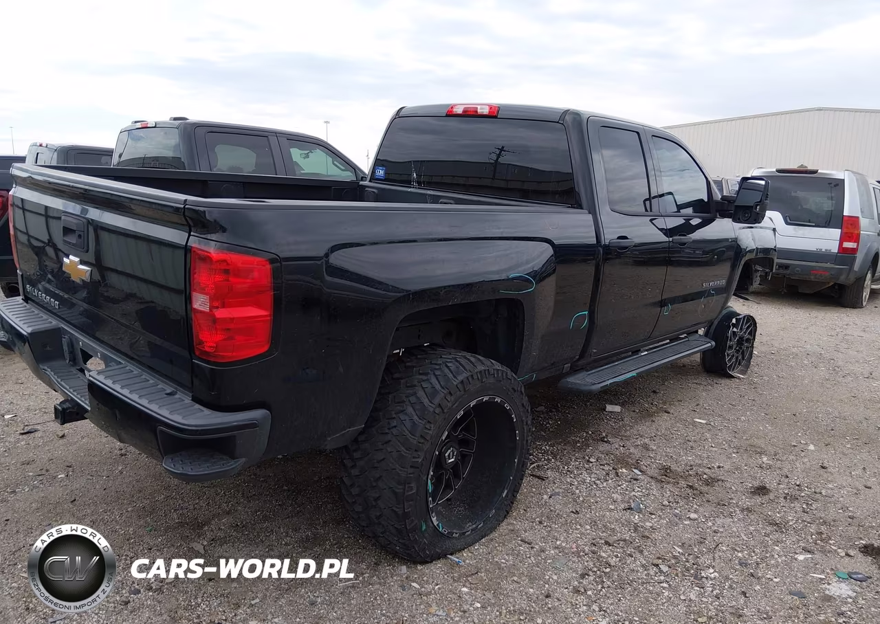 2017 Chevrolet Silverado 1500 Custom VIN:1GCRCPEH2HZ337900 - 4