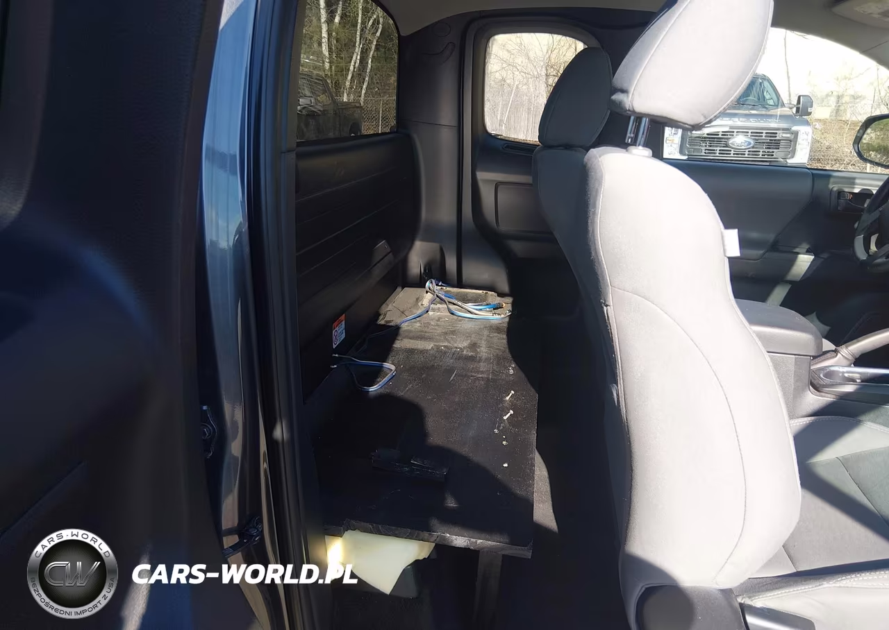 2019 Toyota Tacoma Sr VIN:5TFSX5EN2KX067246 - 8