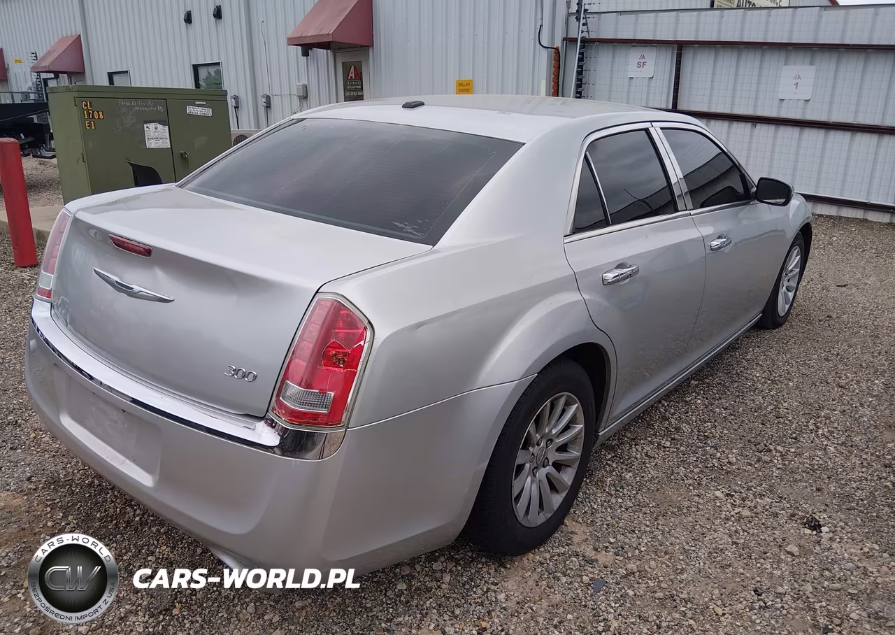 2012 Chrysler 300 VIN:2C3CCAAG2CH312279 - 4