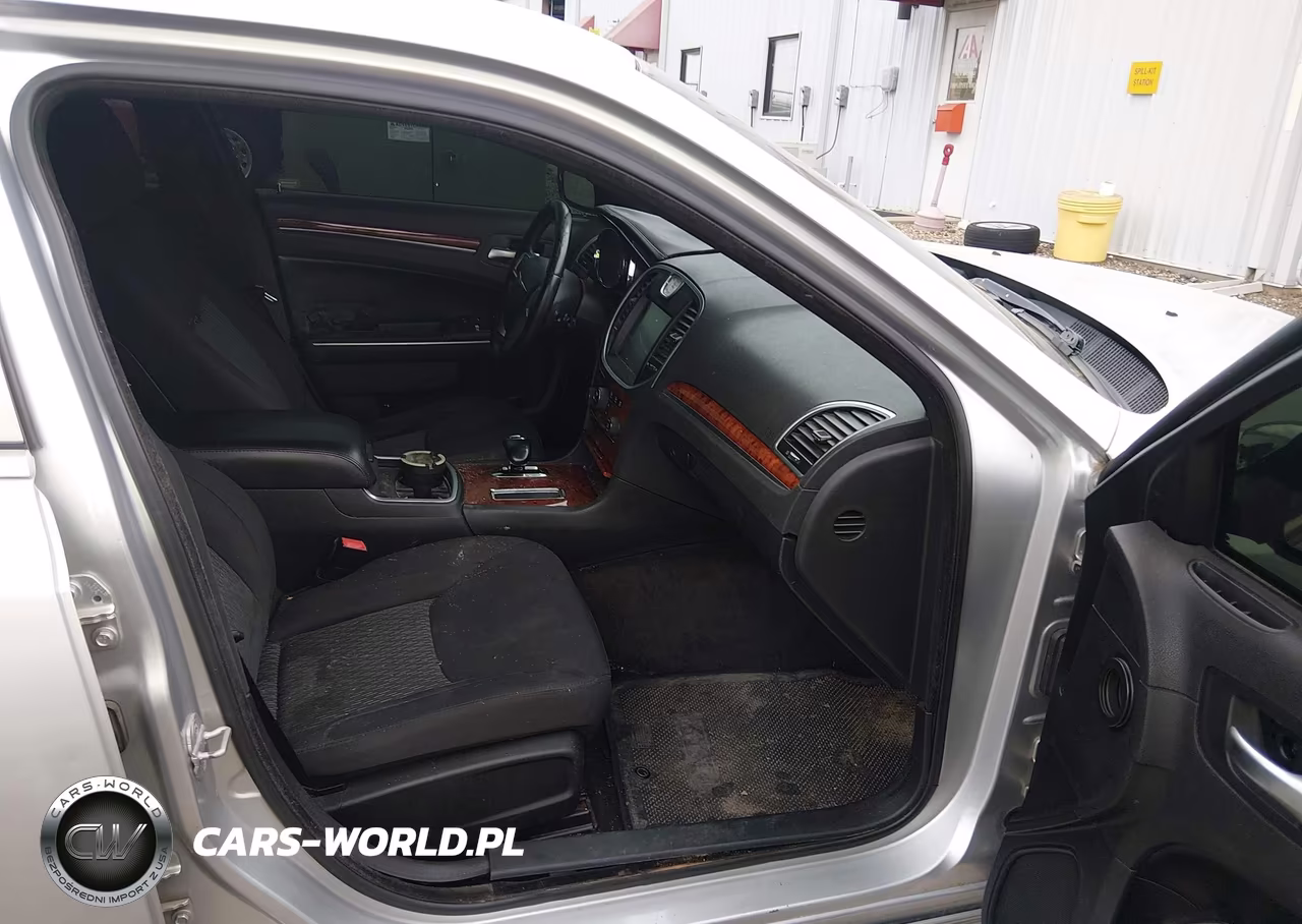 2012 Chrysler 300 VIN:2C3CCAAG2CH312279 - 5