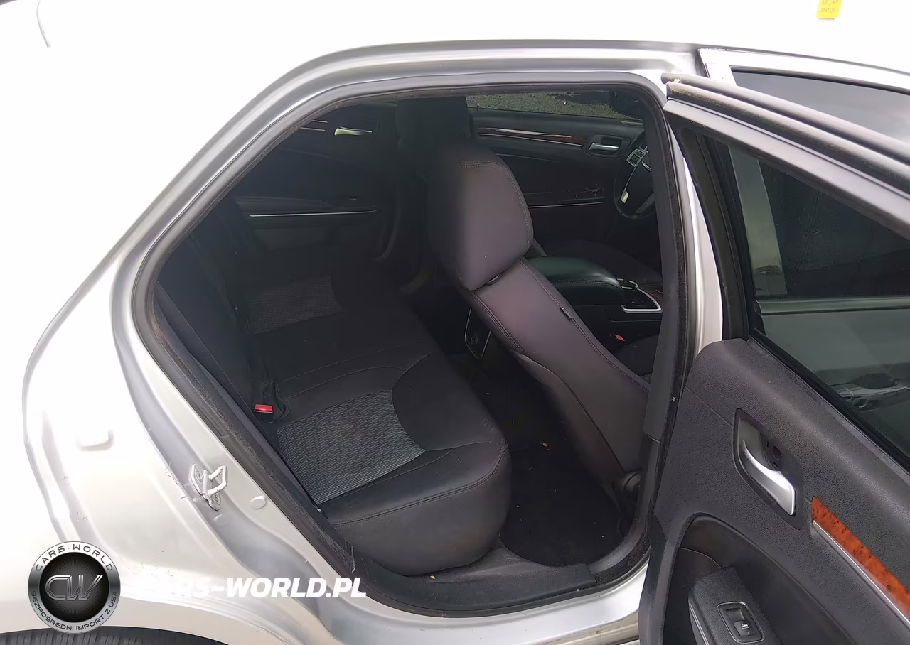 2012 Chrysler 300 VIN:2C3CCAAG2CH312279 - 8