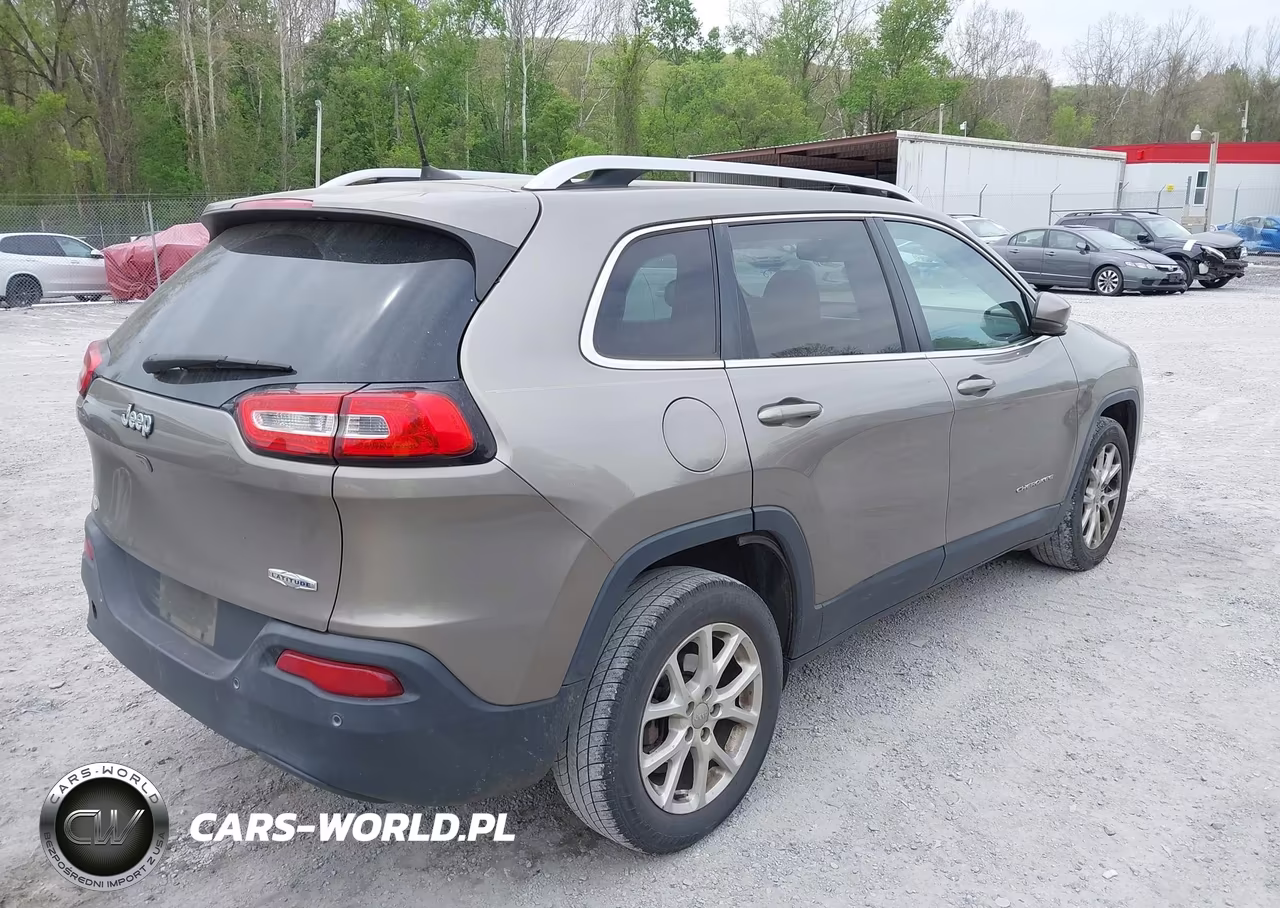 2017 Jeep Cherokee Latitude Fwd VIN:1C4PJLCB1HW549919 - 4
