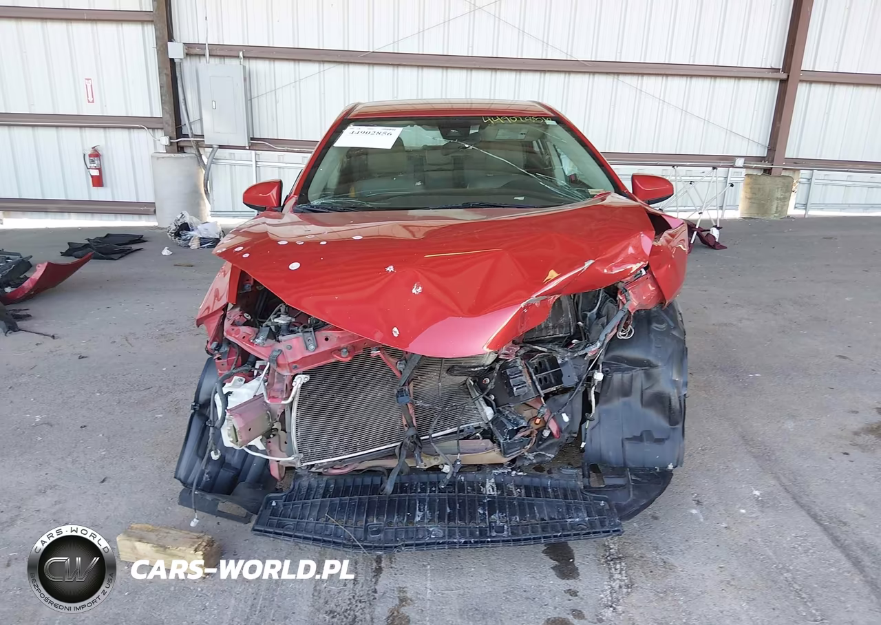 2018 Toyota Corolla Le VIN:5YFBURHE8JP785134 - 12