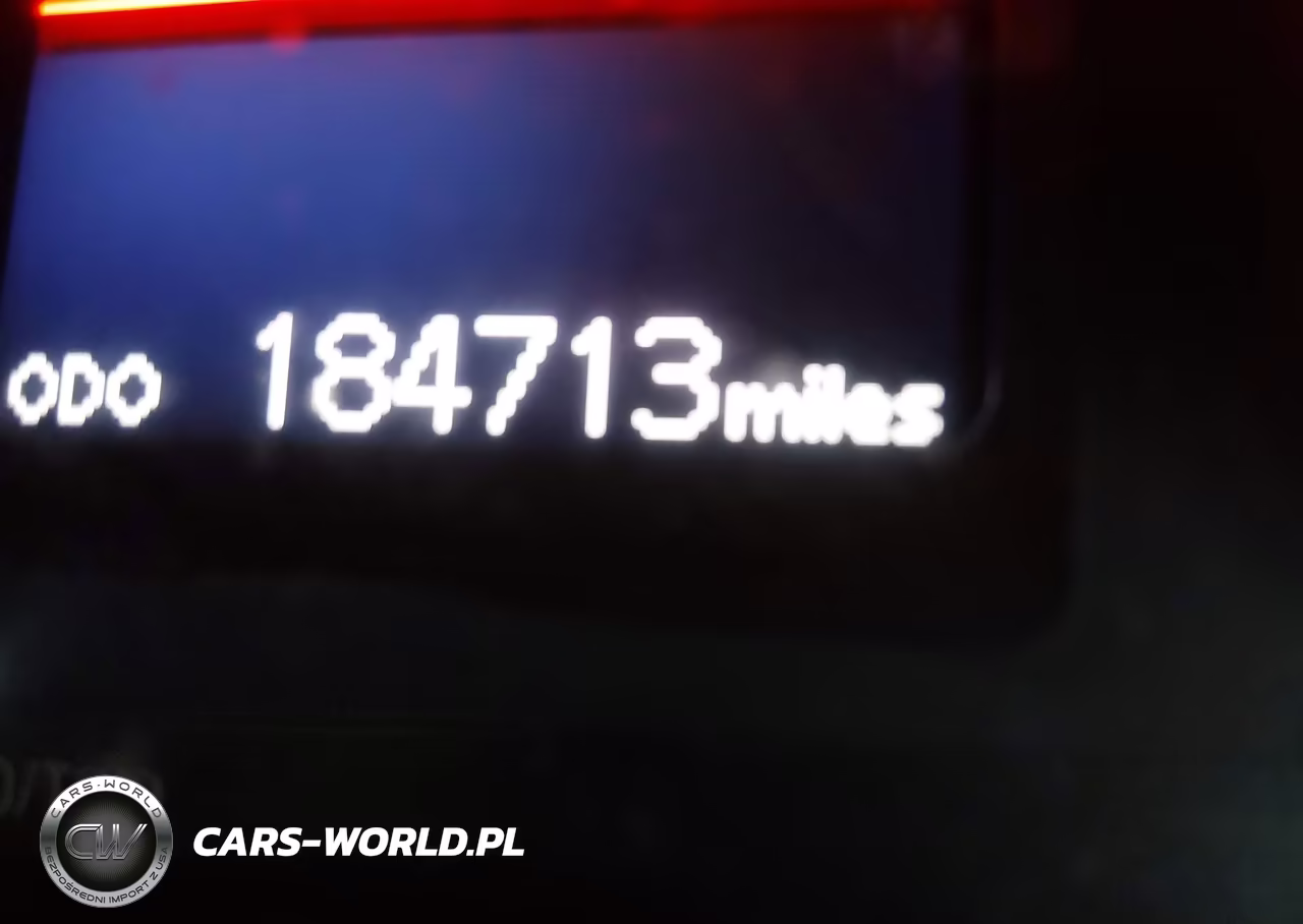 2018 Toyota Corolla Le VIN:5YFBURHE8JP785134 - 15