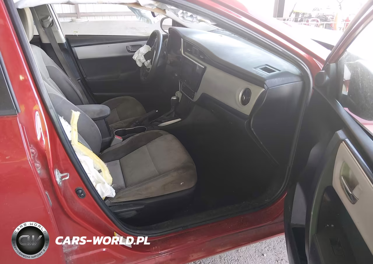 2018 Toyota Corolla Le VIN:5YFBURHE8JP785134 - 5