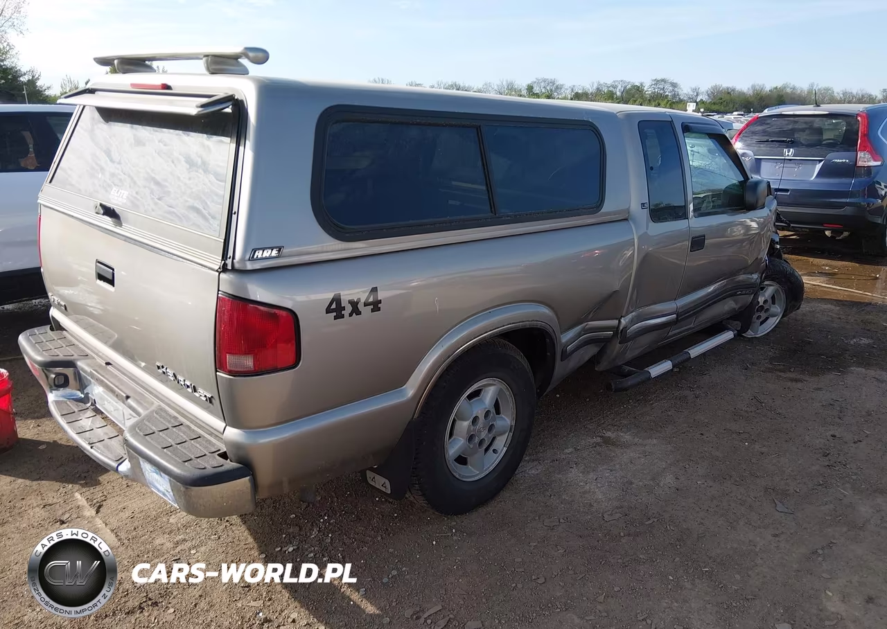 2001 Chevrolet S-10 Ls VIN:1GCDT19W318133845 - 4