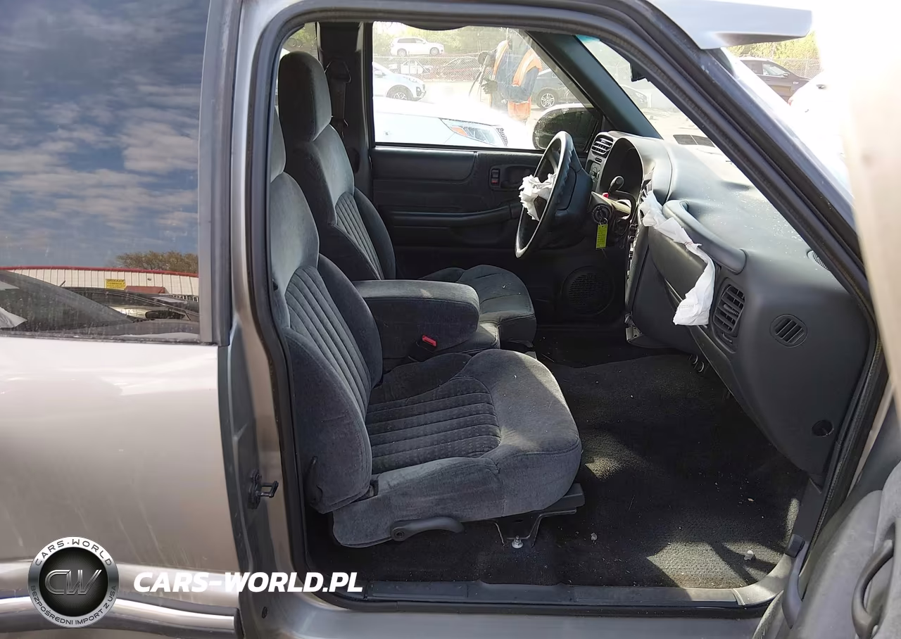 2001 Chevrolet S-10 Ls VIN:1GCDT19W318133845 - 8
