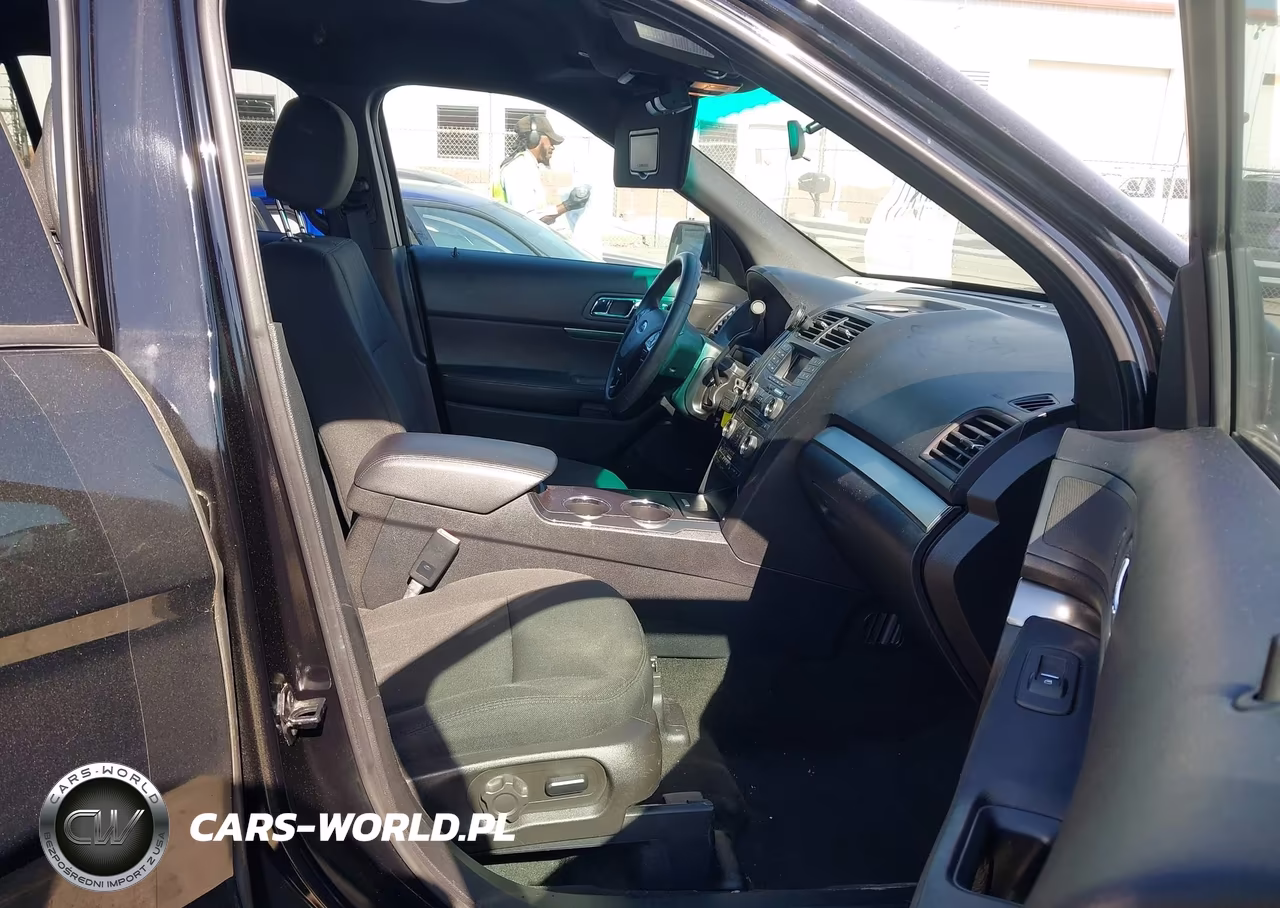 2016 Ford Utility Police Interceptor VIN:1FM5K8AT2GGD04967 - 5