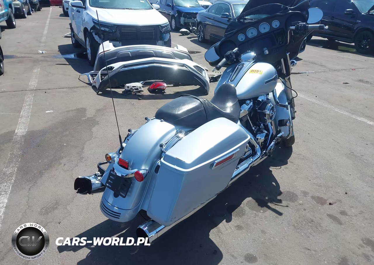 2023 Harley-Davidson Flhx VIN:1HD1KBC17PB607489 - 4